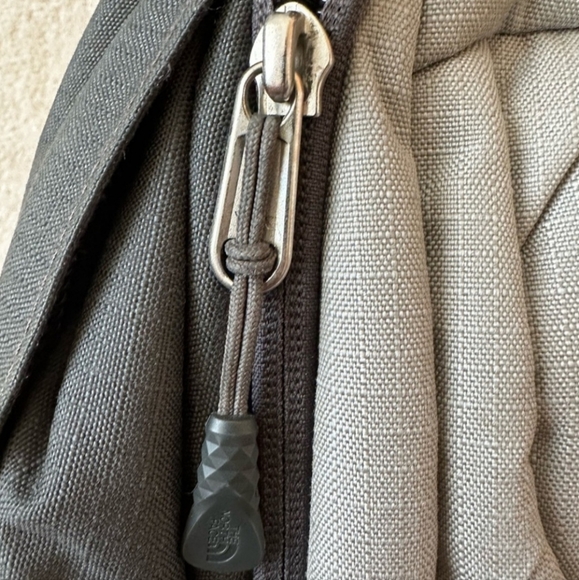 The northface recon backpack - Picture 5 of 5